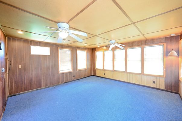 Empty room, Interior, Recessed Lighting, Wooden Walls