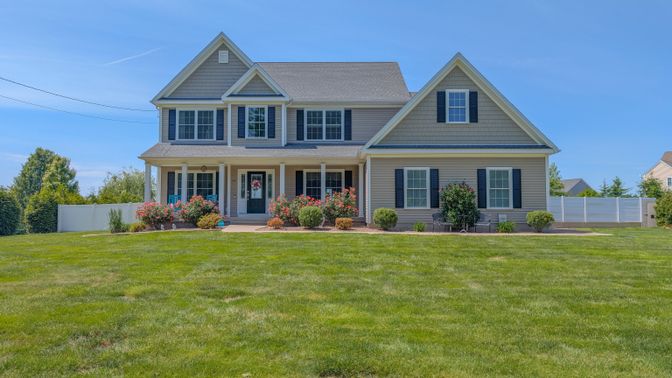 Exterior, Facade, Farmhouse