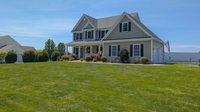 Exterior, Facade, Farmhouse