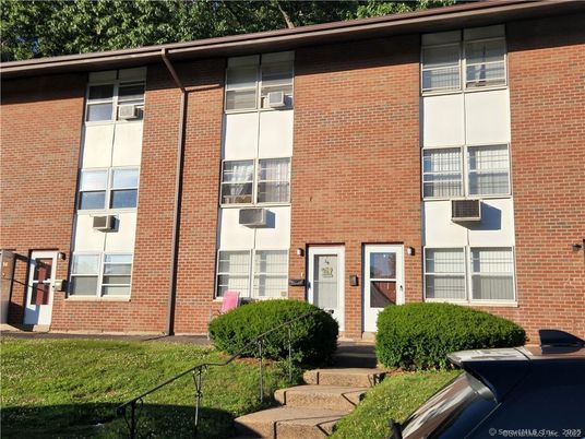 Exterior, Facade, Brick Facade, Rowhouse