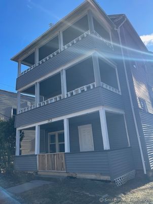 Exterior, Facade, Queen Anne Victorian