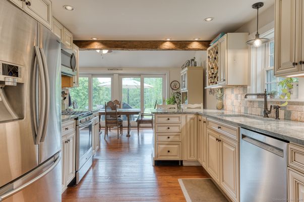 Dining room, Interior, Kitchen, Pendant Lights, Recessed Lighting, Wood Texture Flooring