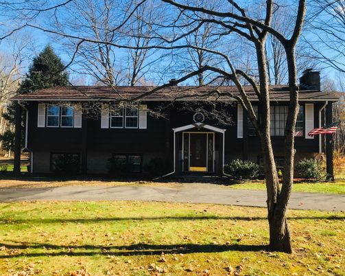 Exterior, Facade, Raised Ranch