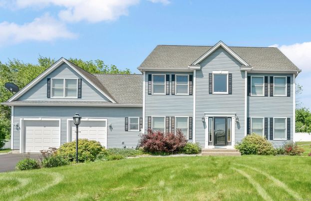 Attached, Exterior, Facade, Farmhouse