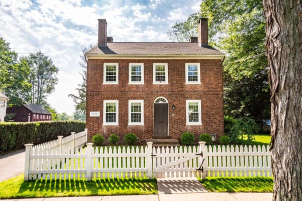 Exterior, Facade, Brick Facade, Georgian