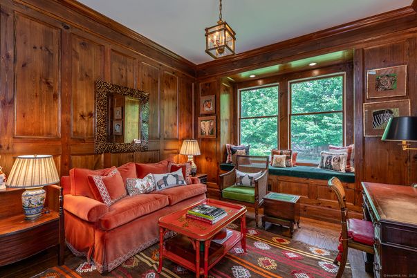 Interior, Living room, Pendant Lights, Recessed Lighting, Wood Texture Flooring, Wooden Walls