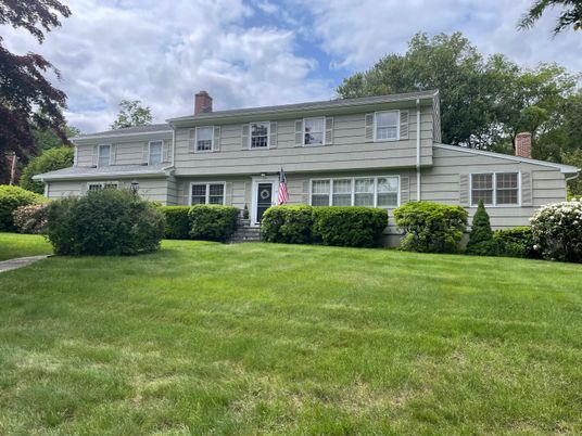 Backyard, Exterior, Facade, Split Level
