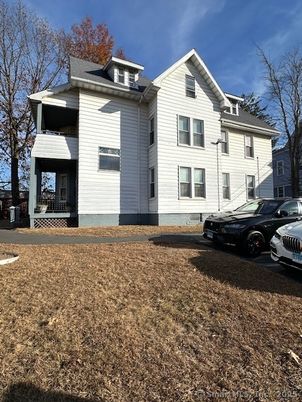 Exterior, Facade, Farmhouse