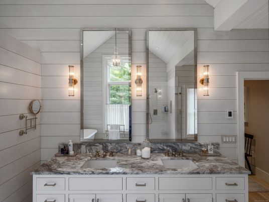 Bathroom, Dual Sink Vanities, Interior