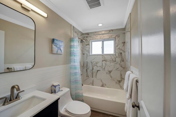 Bathroom, Interior, Marble Walls, Recessed Lighting