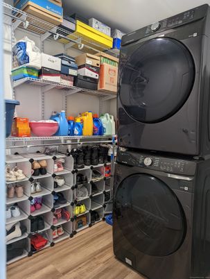 Interior, Utility Closets, Washer, Wood Texture Flooring