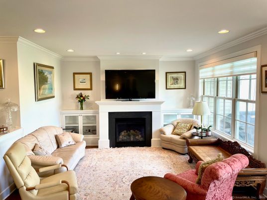 Fireplace, Interior, Living room, Recessed Lighting