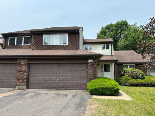 Attached, Exterior, Facade, Brick Facade, Split Level