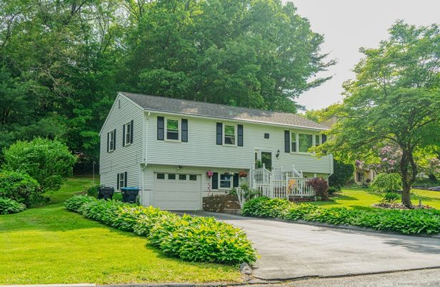 Attached, Exterior, Facade, Raised Ranch