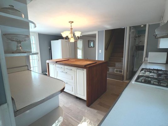 Chandelier, Interior, Kitchen, Wood Texture Flooring