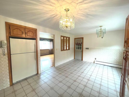 Chandelier, Empty room, Interior