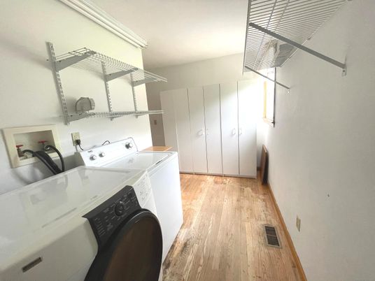Interior, Washer, Wood Texture Flooring