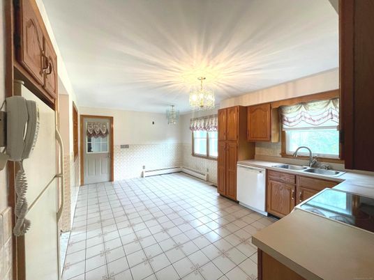 Chandelier, Interior, Kitchen