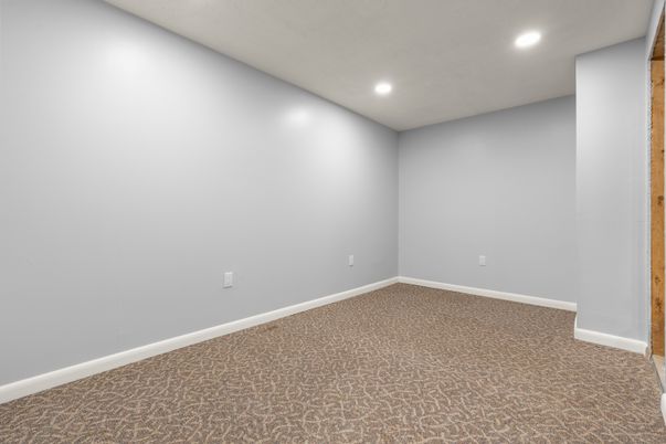 Empty room, Interior, Recessed Lighting