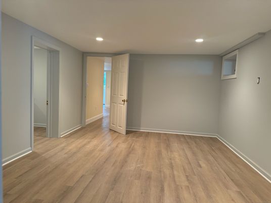 Empty room, Interior, Recessed Lighting, Wood Texture Flooring