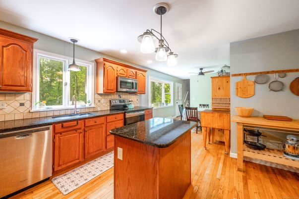 Dining room, Interior, Kitchen, Pendant Lights, Recessed Lighting, Wood Texture Flooring