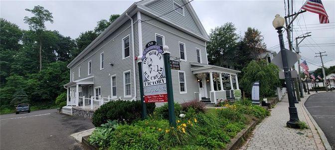 Exterior, Facade, Queen Anne Victorian