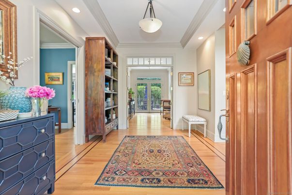 Interior, Pendant Lights, Recessed Lighting, Wood Texture Flooring