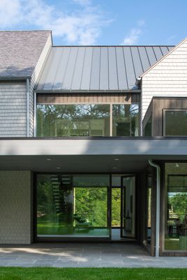 Exterior, Facade, Modern
