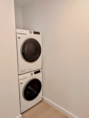 Interior, Utility Closets, Washer, Wood Texture Flooring