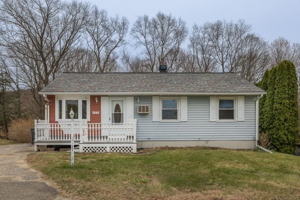 Backyard, Exterior, Facade, Cape Cod