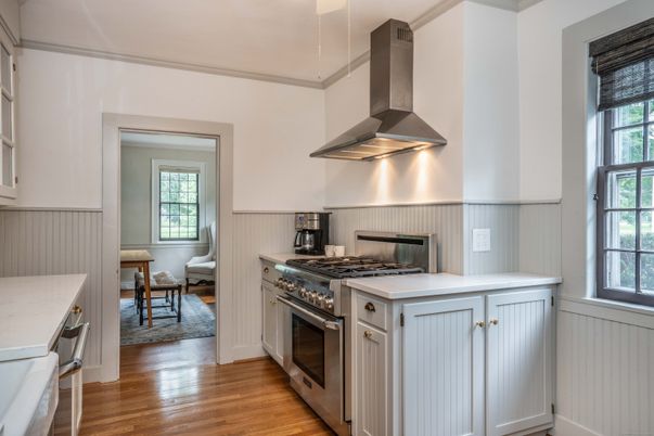 Dining room, Interior, Kitchen, Stainless Steel Appliances, Wood Texture Flooring