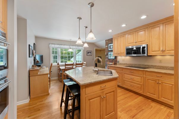 Dining room, Interior, Kitchen, Pendant Lights, Recessed Lighting, Wood Texture Flooring