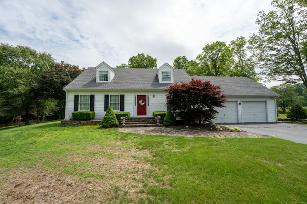 Attached, Exterior, Facade, Cape Cod