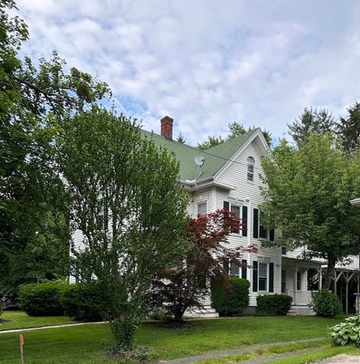 Backyard, Exterior, Facade, Queen Anne Victorian