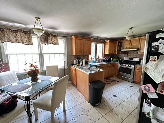 Dining room, Interior, Kitchen, Pendant Lights, Stainless Steel Appliances