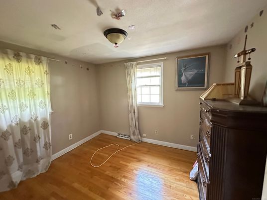 Hot Tub, Interior, Wood Texture Flooring