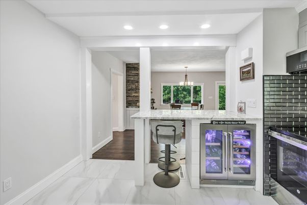 Chandelier, Interior, Marble, Recessed Lighting, Wood Texture Flooring