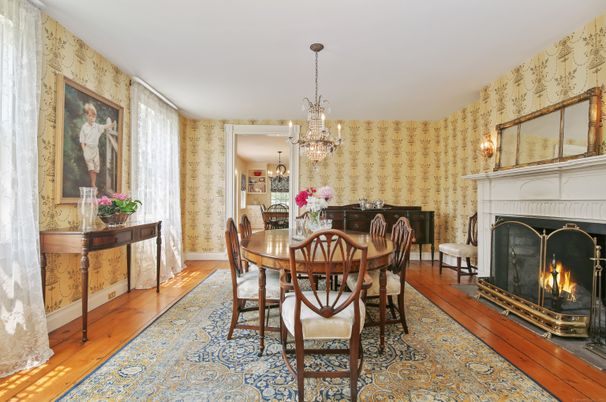 Chandelier, Dining room, Fireplace, Interior, Wood Texture Flooring