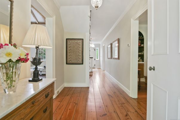 Interior, Pendant Lights, Wood Texture Flooring