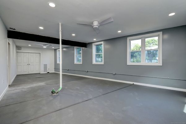 Empty room, Interior, Recessed Lighting