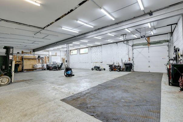 Fitness Equipment, Garage, Interior