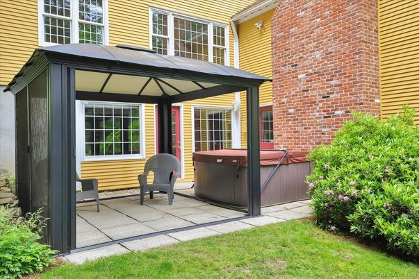Exterior, Hot Tub