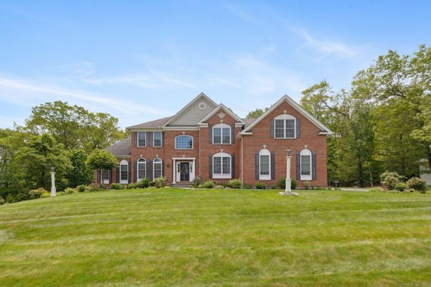 Backyard, Exterior, Facade, Brick Facade, Brick Traditional
