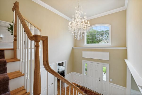 Chandelier, Interior