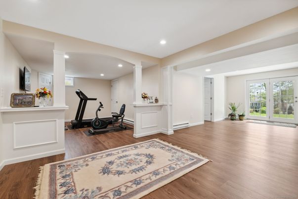 Fitness Equipment, Interior, Recessed Lighting, Wood Texture Flooring
