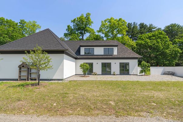 Backyard, Exterior, Facade, French Provincial