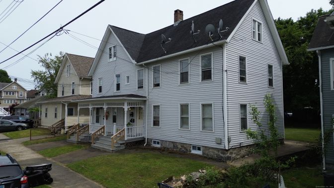 Exterior, Facade, Queen Anne Victorian