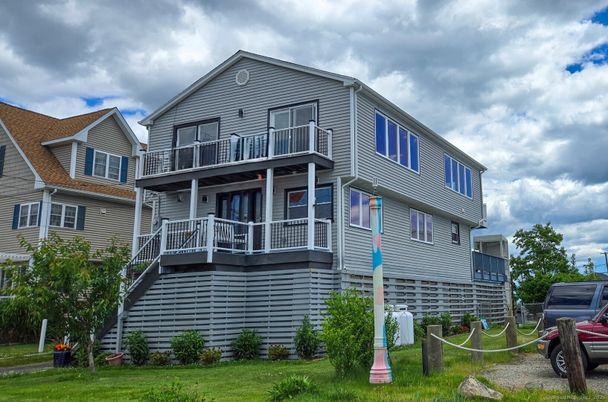Exterior, Facade, Queen Anne Victorian