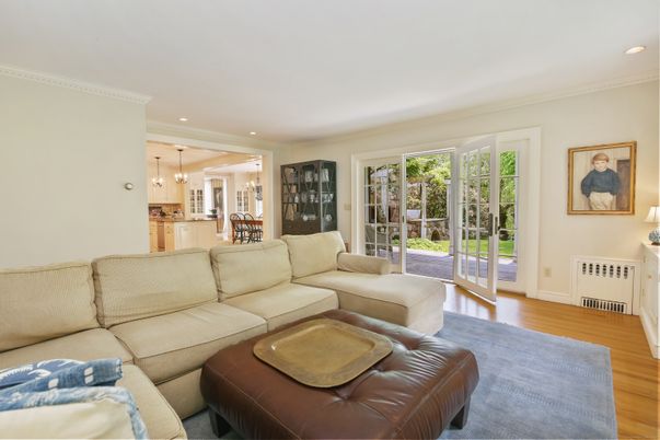 Interior, Living room, Pendant Lights, Recessed Lighting, Wood Texture Flooring