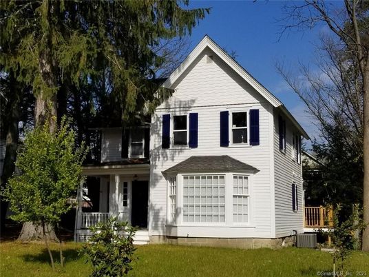 Exterior, Facade, Queen Anne Victorian